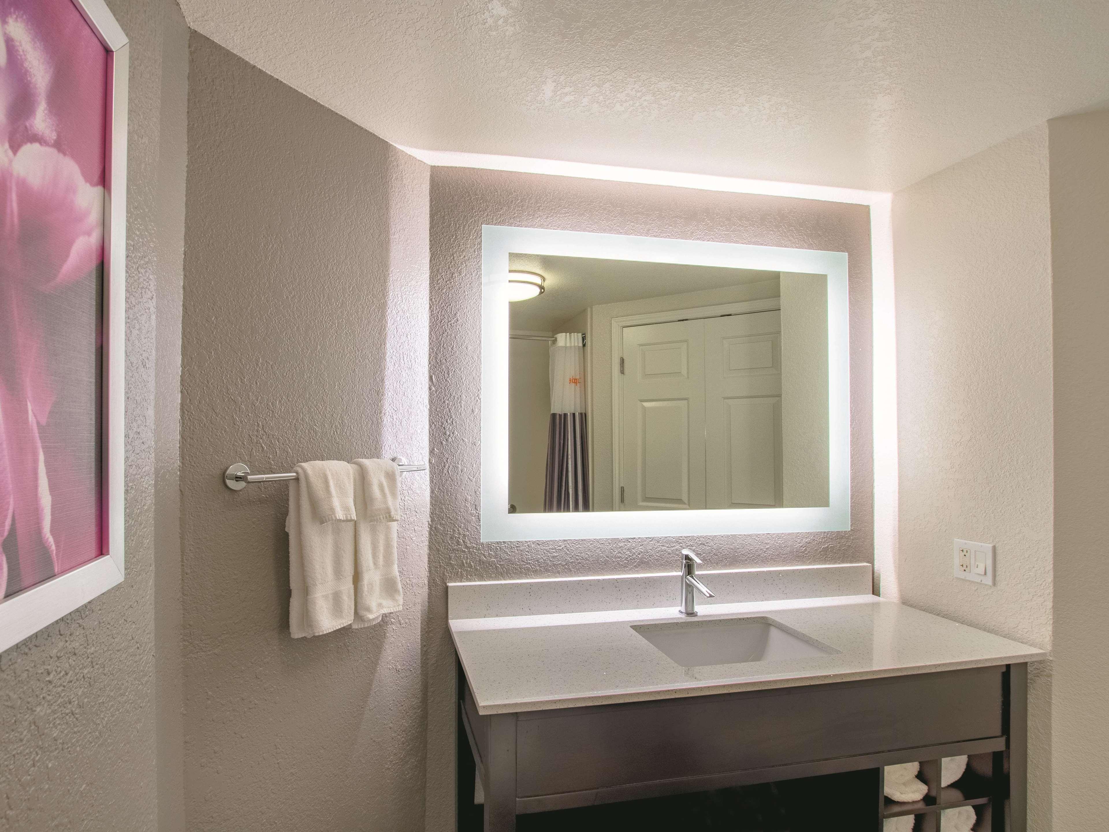La Quinta By Wyndham Fort Worth City View Exterior photo