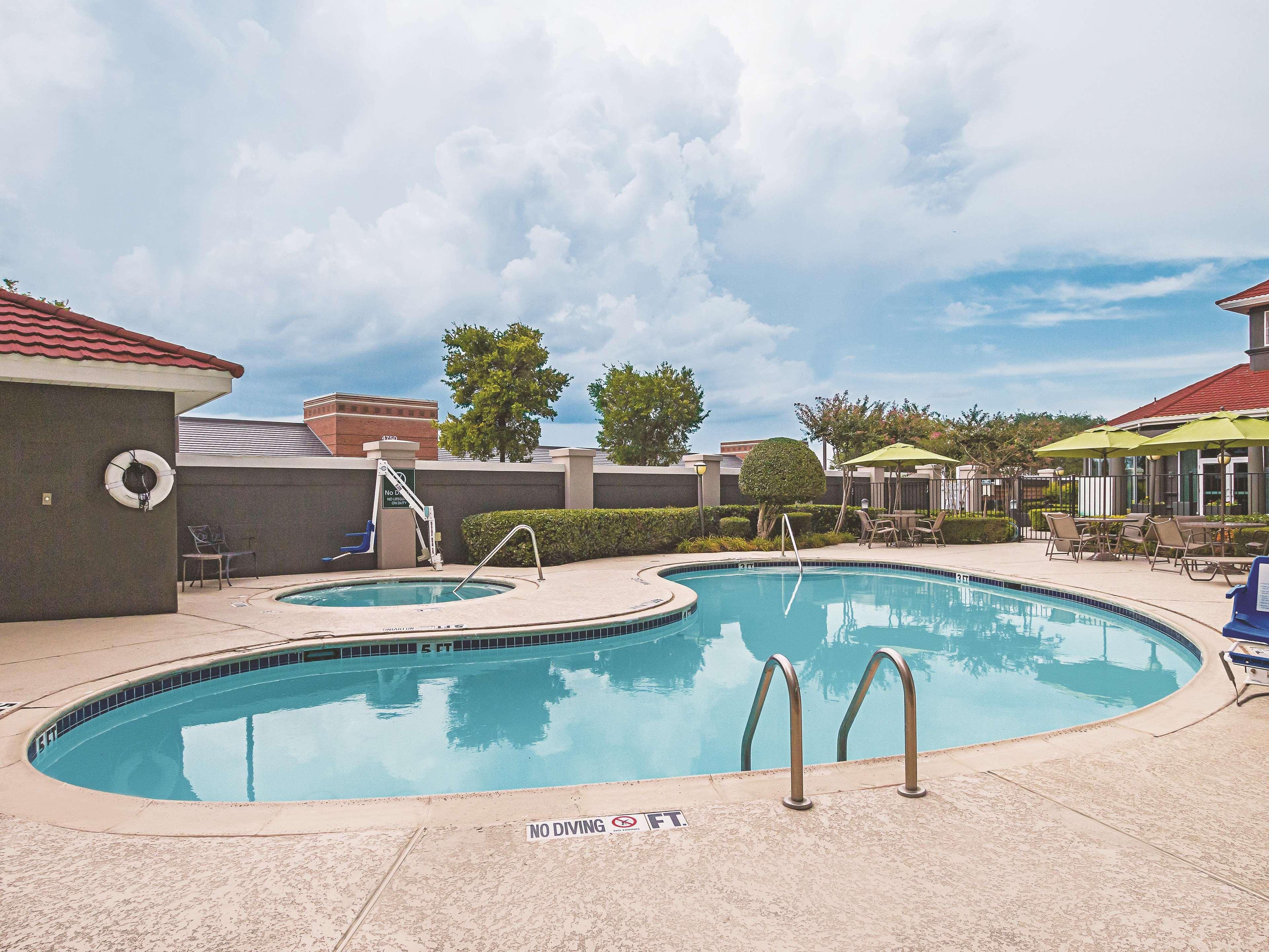 La Quinta By Wyndham Fort Worth City View Exterior photo
